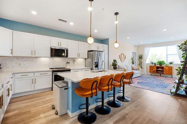 420 E Fremont Place 201, Centennial, CO 80122