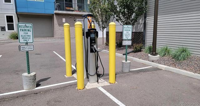 420 E Fremont Place 201, Centennial, CO 80122