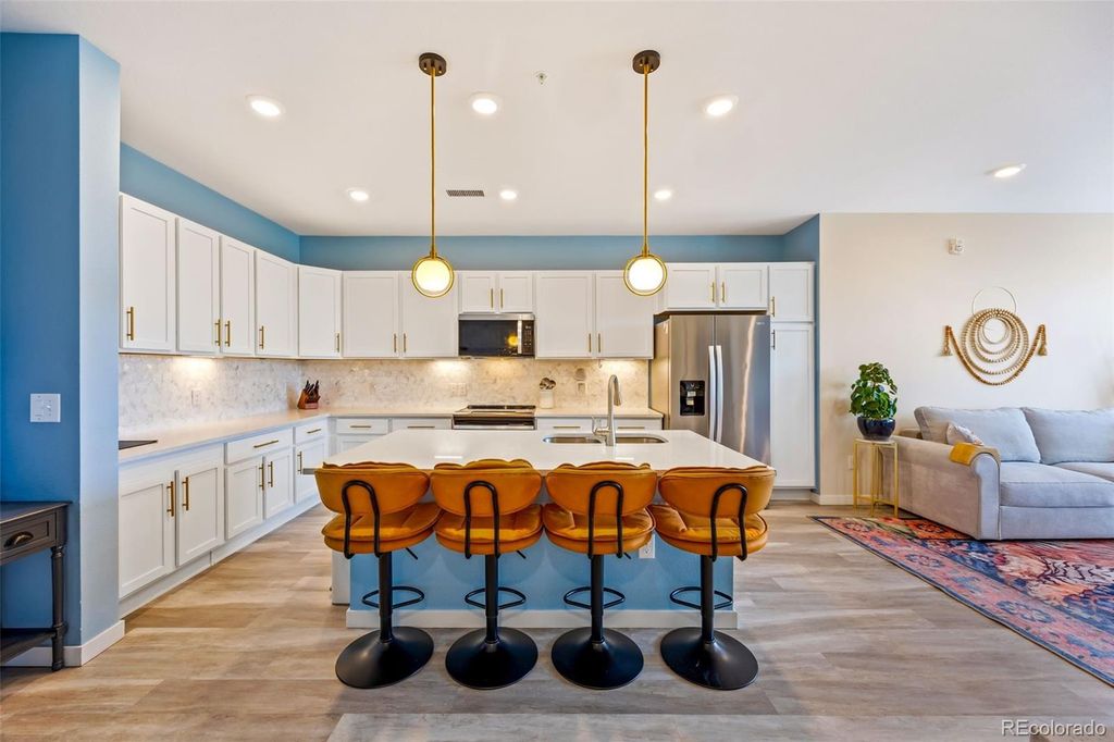 420 E Fremont Place 201, Centennial, CO 80122