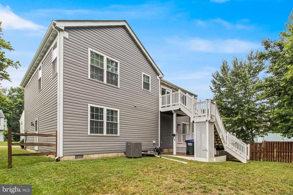 Image 10 of property listing at 5086 BLUEHEAD CT, Waldorf, MD 20603