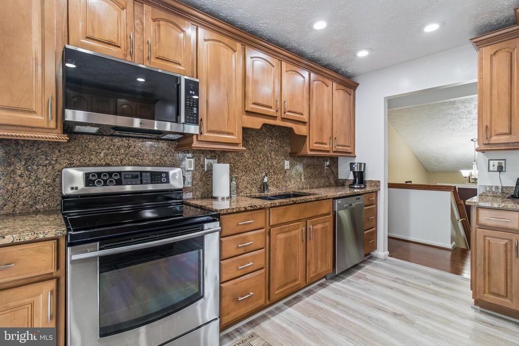 Image 27 of property listing at 5086 BLUEHEAD CT, Waldorf, MD 20603