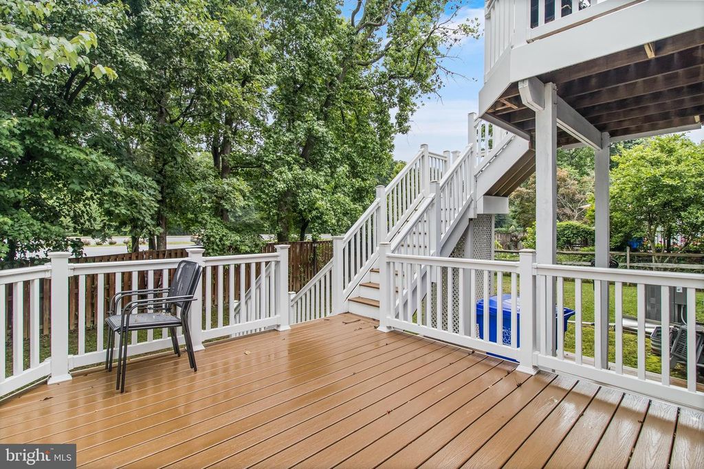Image 3 of property listing at 5086 BLUEHEAD CT, Waldorf, MD 20603