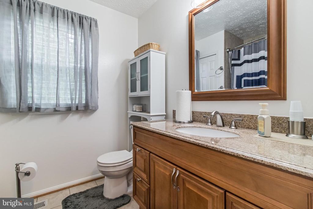 Image 35 of property listing at 5086 BLUEHEAD CT, Waldorf, MD 20603