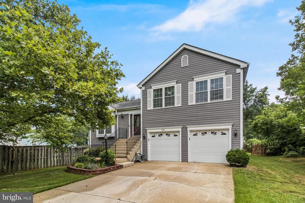 Image 4 of property listing at 5086 BLUEHEAD CT, Waldorf, MD 20603