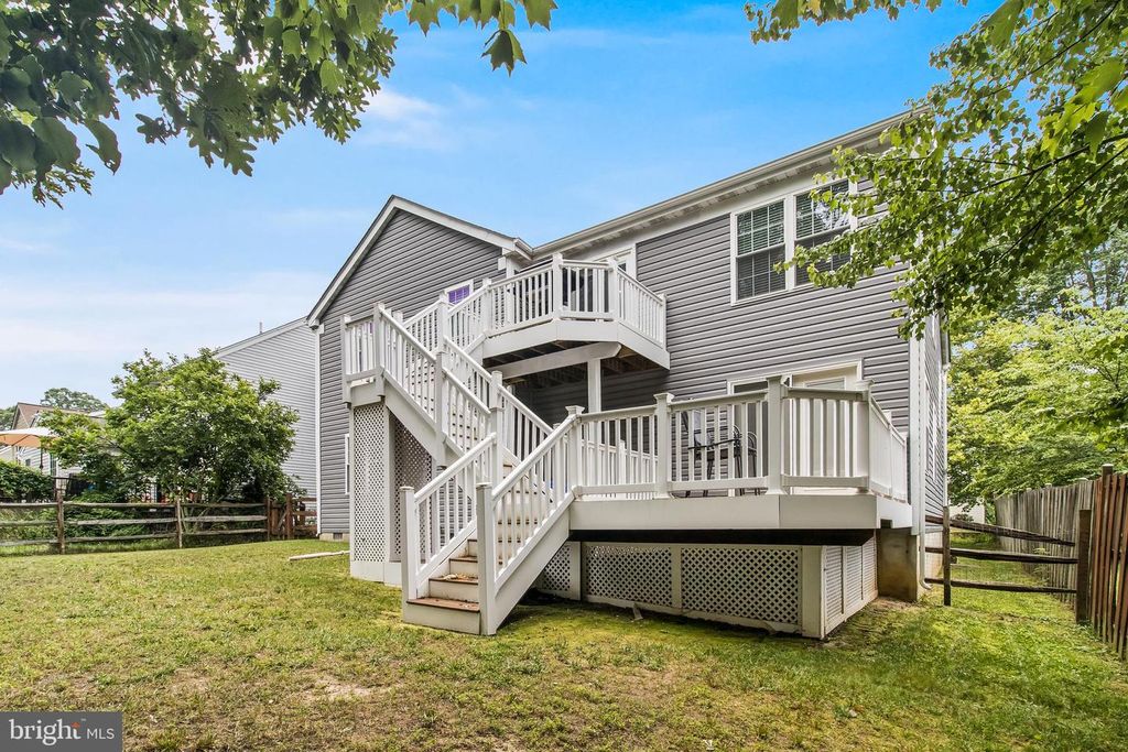 Image 40 of property listing at 5086 BLUEHEAD CT, Waldorf, MD 20603