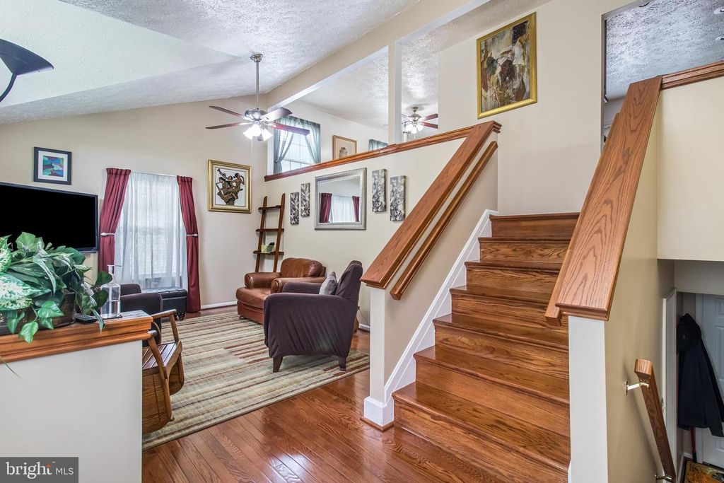 Image 5 of property listing at 5086 BLUEHEAD CT, Waldorf, MD 20603