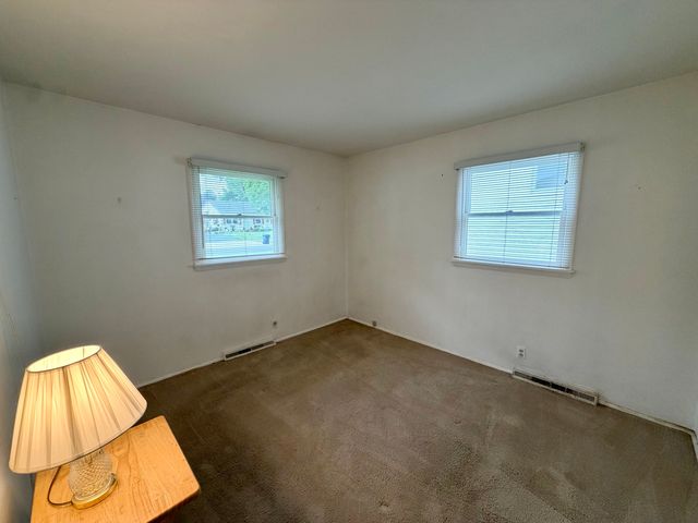 213 River Drive, Dekalb, IL 60115