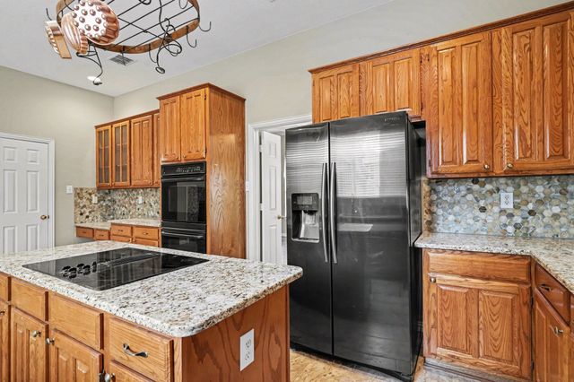 1304 Pheasant Run, Crowley, TX 76036