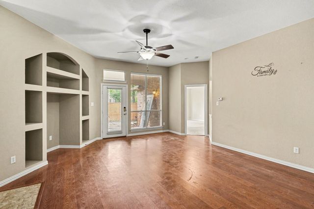 1304 Pheasant Run, Crowley, TX 76036