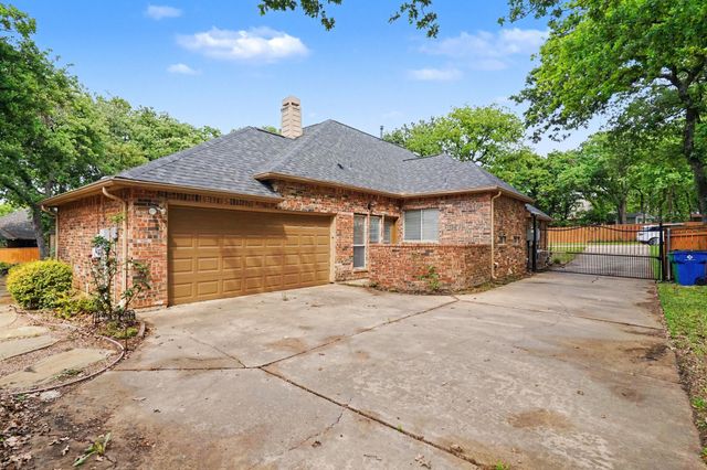 1304 Pheasant Run, Crowley, TX 76036