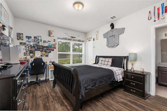 611 Meadow Xing Crossing, Magnolia, TX 77355
