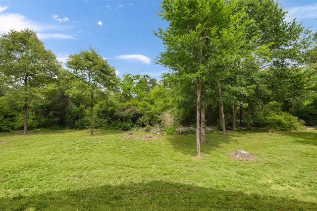 611 Meadow Xing Crossing, Magnolia, TX 77355