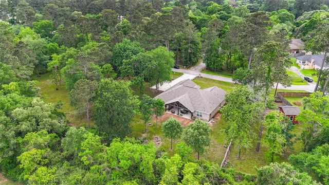611 Meadow Xing Crossing, Magnolia, TX 77355