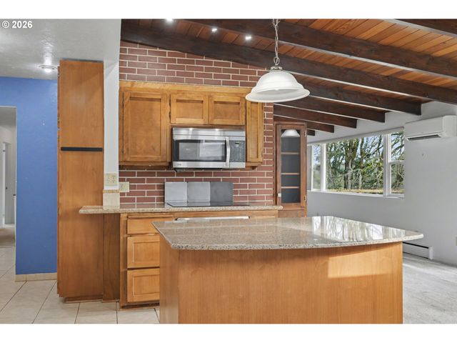 3855 FERRY St, Eugene, OR 97405