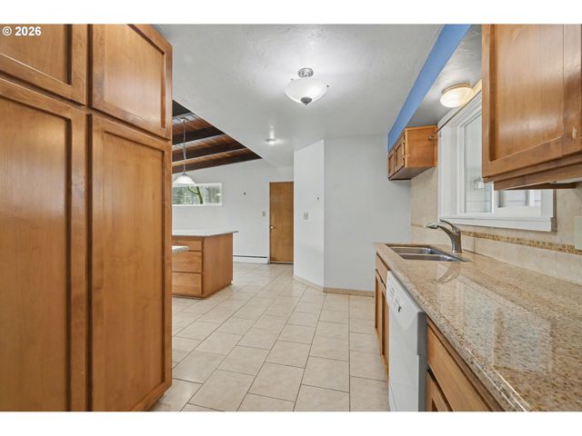 3855 FERRY St, Eugene, OR 97405