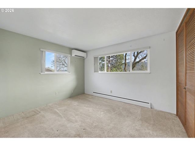 3855 FERRY St, Eugene, OR 97405