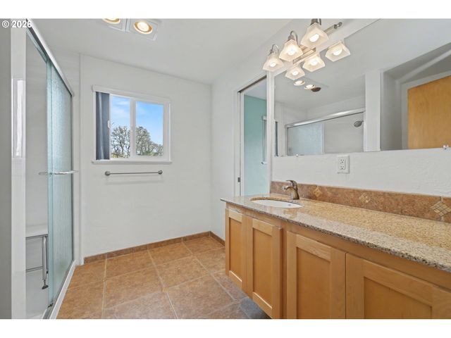 3855 FERRY St, Eugene, OR 97405