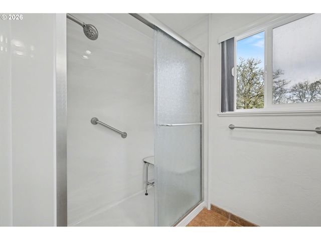 3855 FERRY St, Eugene, OR 97405