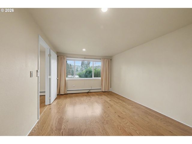 3855 FERRY St, Eugene, OR 97405