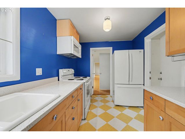 3855 FERRY St, Eugene, OR 97405