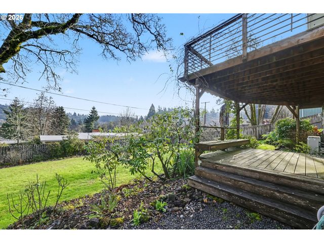 3855 FERRY St, Eugene, OR 97405