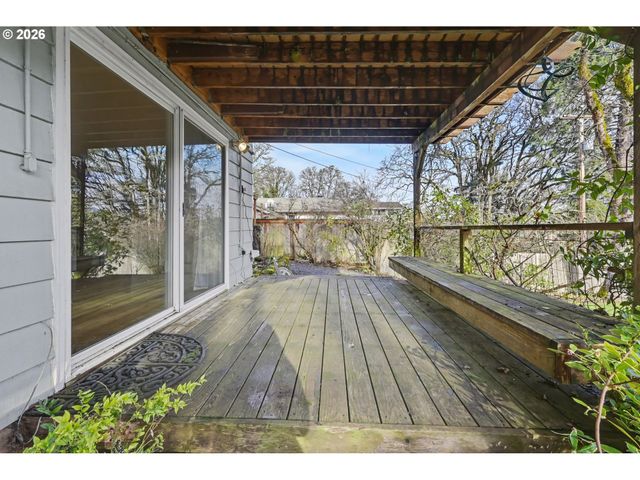 3855 FERRY St, Eugene, OR 97405