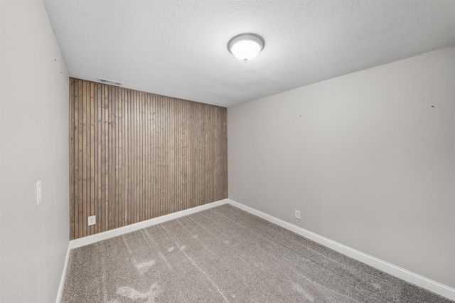 33975 663rd Avenue, Maxwell, IA 50161