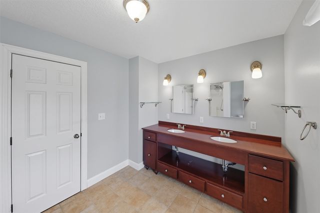 33975 663rd Avenue, Maxwell, IA 50161