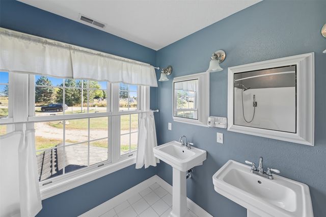 33975 663rd Avenue, Maxwell, IA 50161