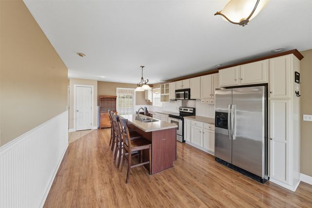 33975 663rd Avenue, Maxwell, IA 50161