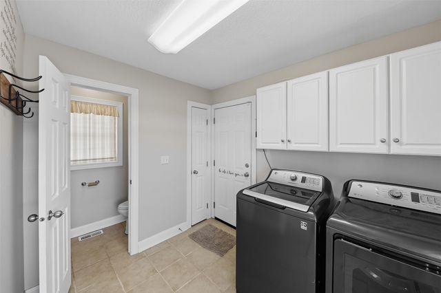 33975 663rd Avenue, Maxwell, IA 50161