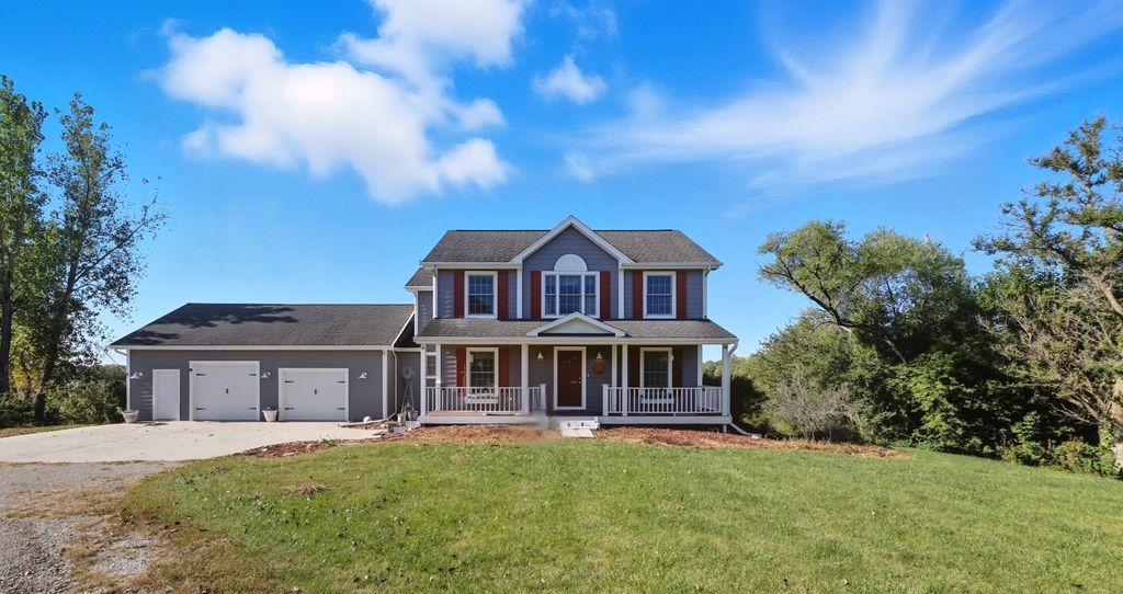 33975 663rd Avenue, Maxwell, IA 50161