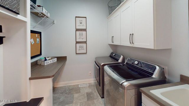 25217 Rocky Harbour Drive, Perrysburg, OH 43551