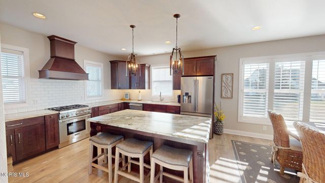 25217 Rocky Harbour Drive, Perrysburg, OH 43551