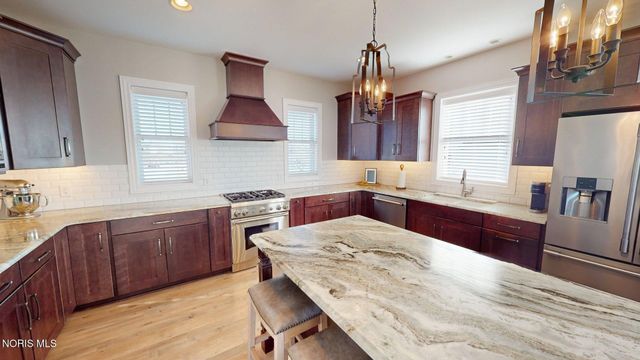 25217 Rocky Harbour Drive, Perrysburg, OH 43551