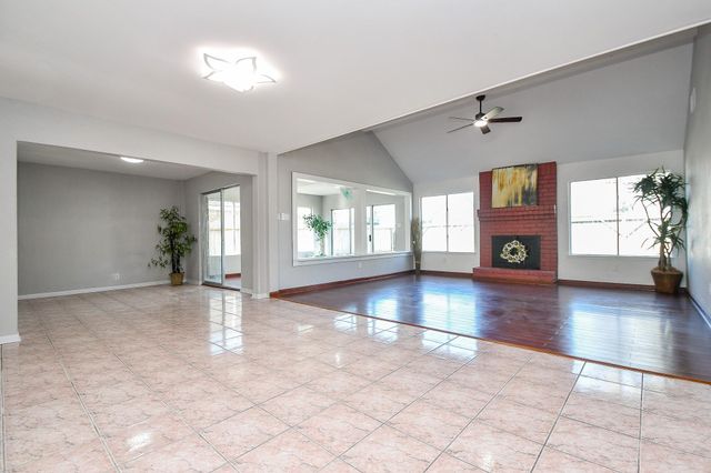 11414 Chariot Drive, Stafford, TX 77477