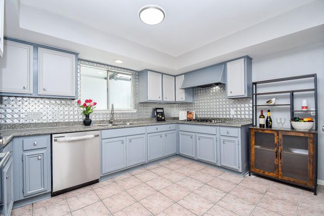 11414 Chariot Drive, Stafford, TX 77477