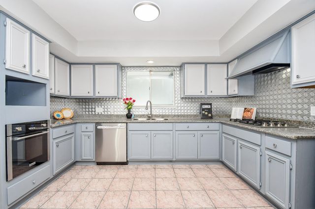 11414 Chariot Drive, Stafford, TX 77477