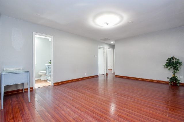 11414 Chariot Drive, Stafford, TX 77477