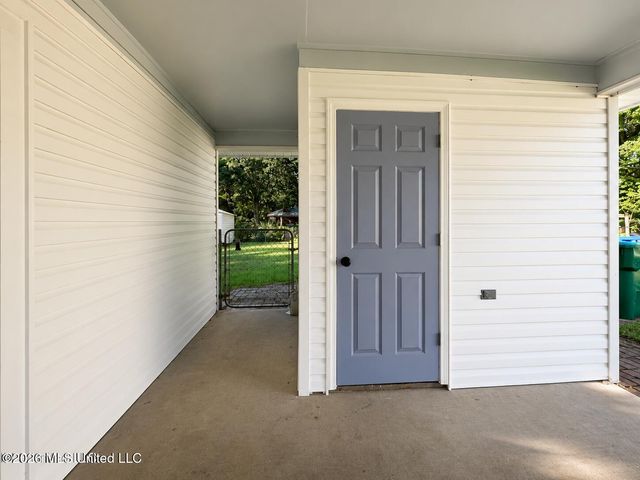 107 Elliott Place, Ocean Springs, MS 39564