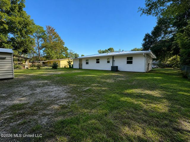 107 Elliott Place, Ocean Springs, MS 39564