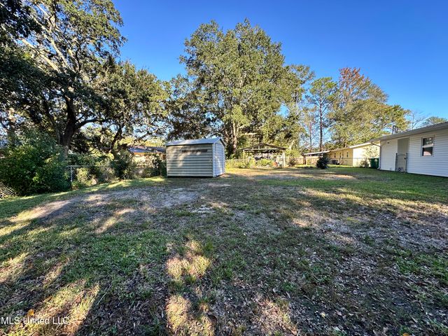 107 Elliott Place, Ocean Springs, MS 39564