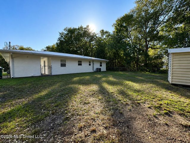 107 Elliott Place, Ocean Springs, MS 39564