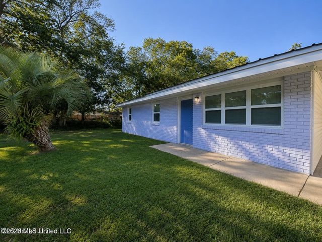 107 Elliott Place, Ocean Springs, MS 39564