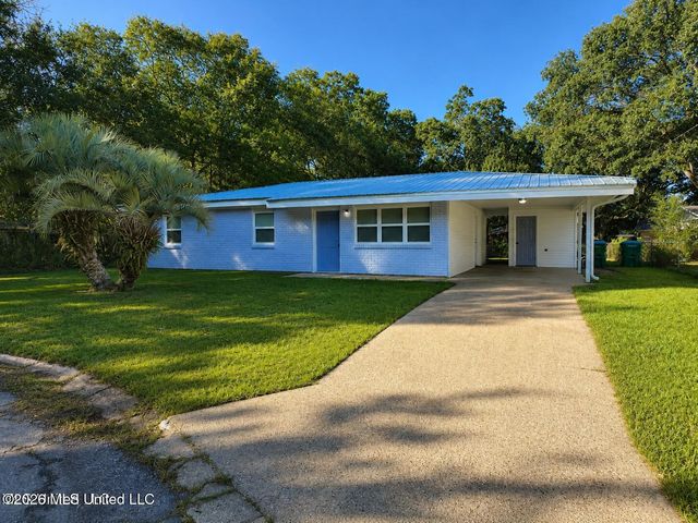 107 Elliott Place, Ocean Springs, MS 39564