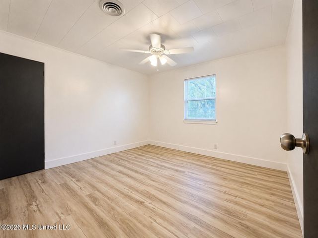 107 Elliott Place, Ocean Springs, MS 39564