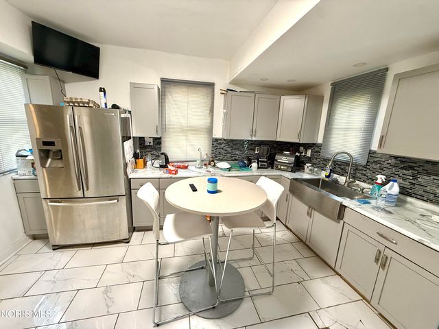 1128 Oakwood Avenue, Toledo, OH 43607
