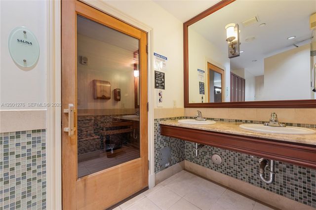 20000 E Country Club Drive 610, Aventura, FL 33180