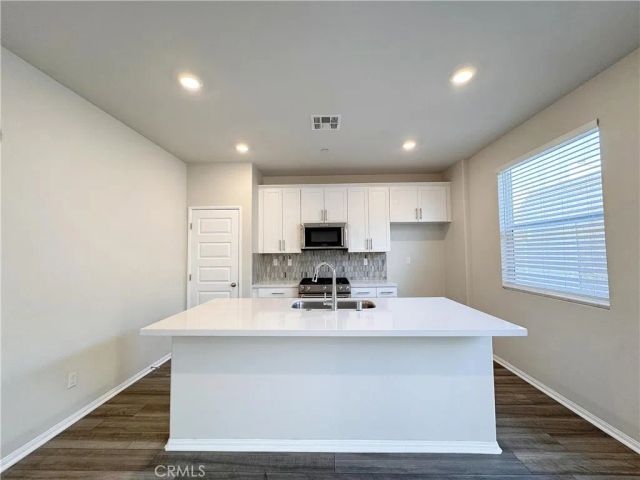 629 E Madeleine Privado, Ontario, CA 91761