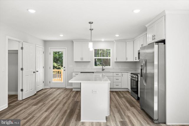 703 MATTOX AVE, Colonial Beach, VA 22443